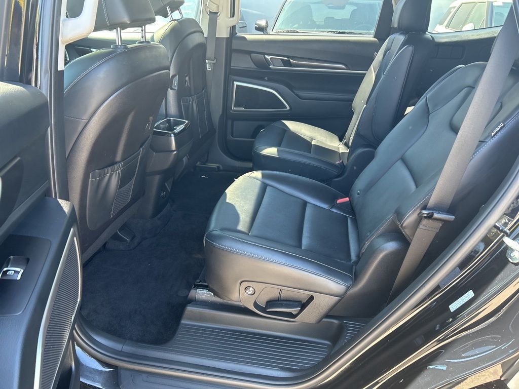 Used 2024 Black Kia S image 18