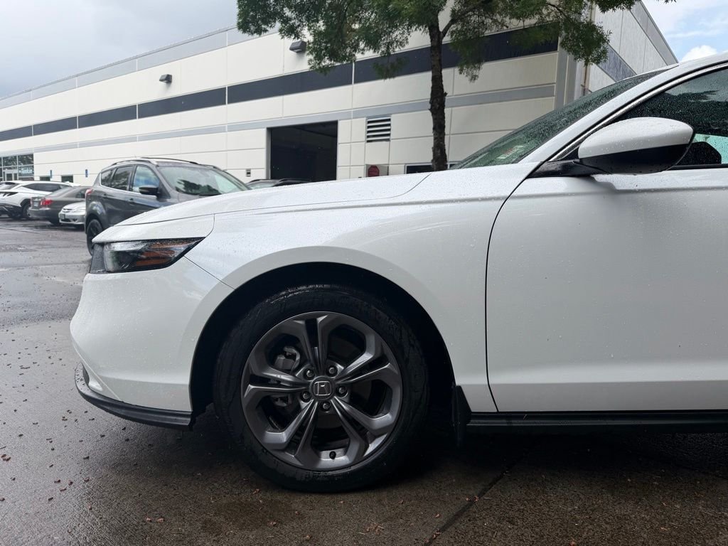 Used 2023 Platinum White Honda EX image 6