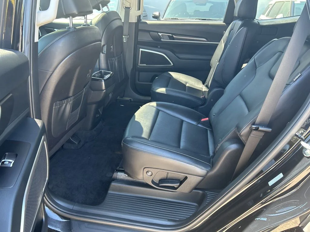 Used 2024 Black Kia S image 18