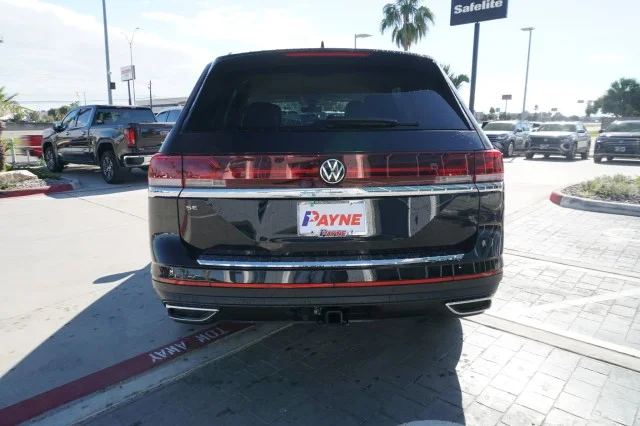 New 2026 Deep Black Pearl Volkswagen 2.0T SE W/TECHNOLOGY image 6