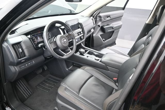Used 2025 Super Black Nissan SL image 6