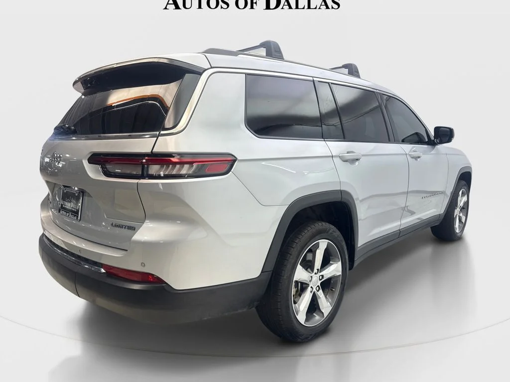 Used 2022 Silver Jeep Limited image 6