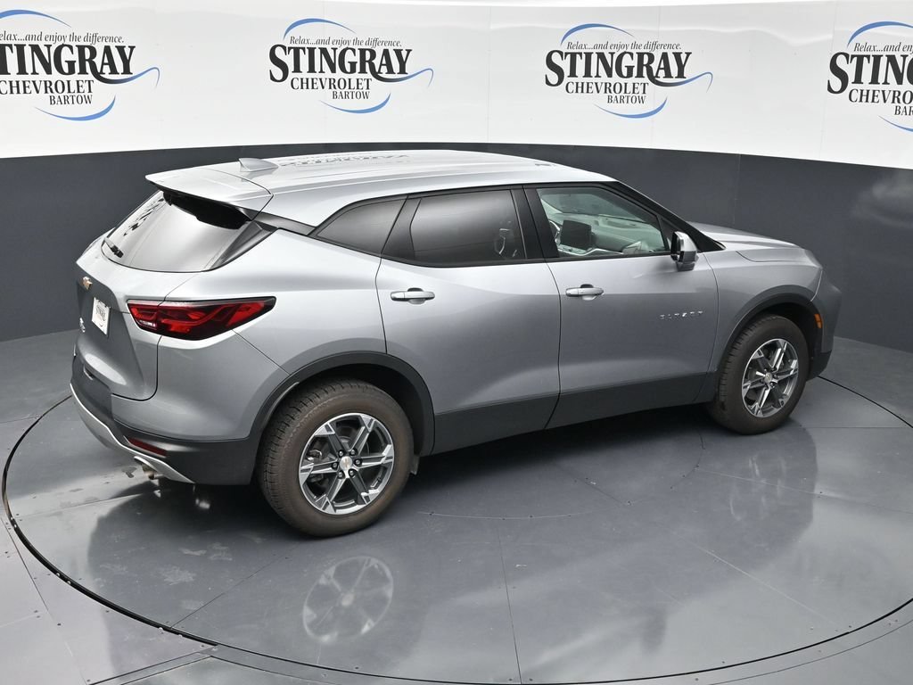 Used 2025 Sterling Gray Metallic Chevrolet 2LT image 27