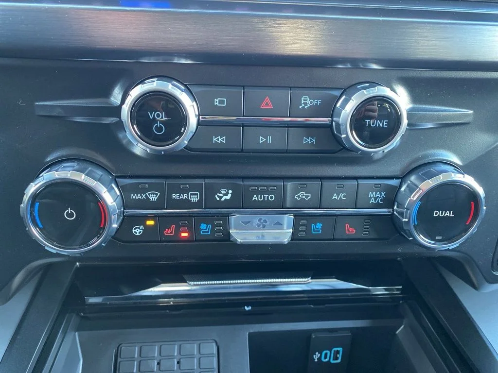New 2026 Star White Metallic Tri-Coat Ford F-250® Lariat® image 28