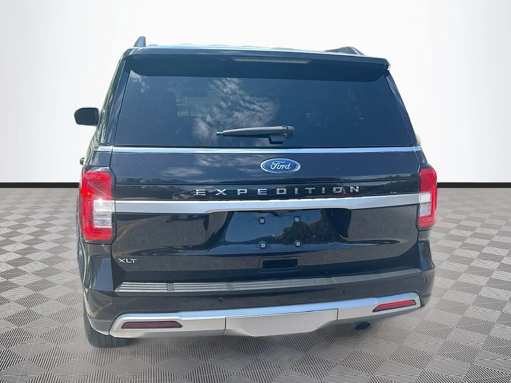 Used 2023 Black Ford XLT image 7