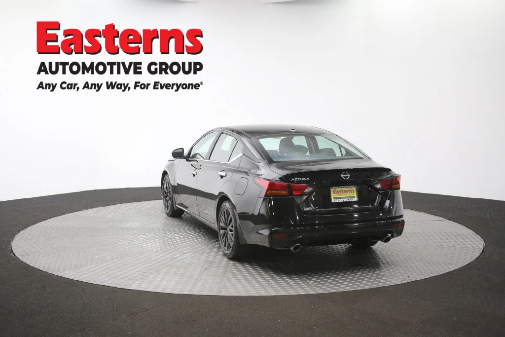 Used 2025 Black Nissan 2.5 SV image 67