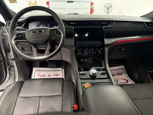 Used 2025 Silver Jeep Overland image 14