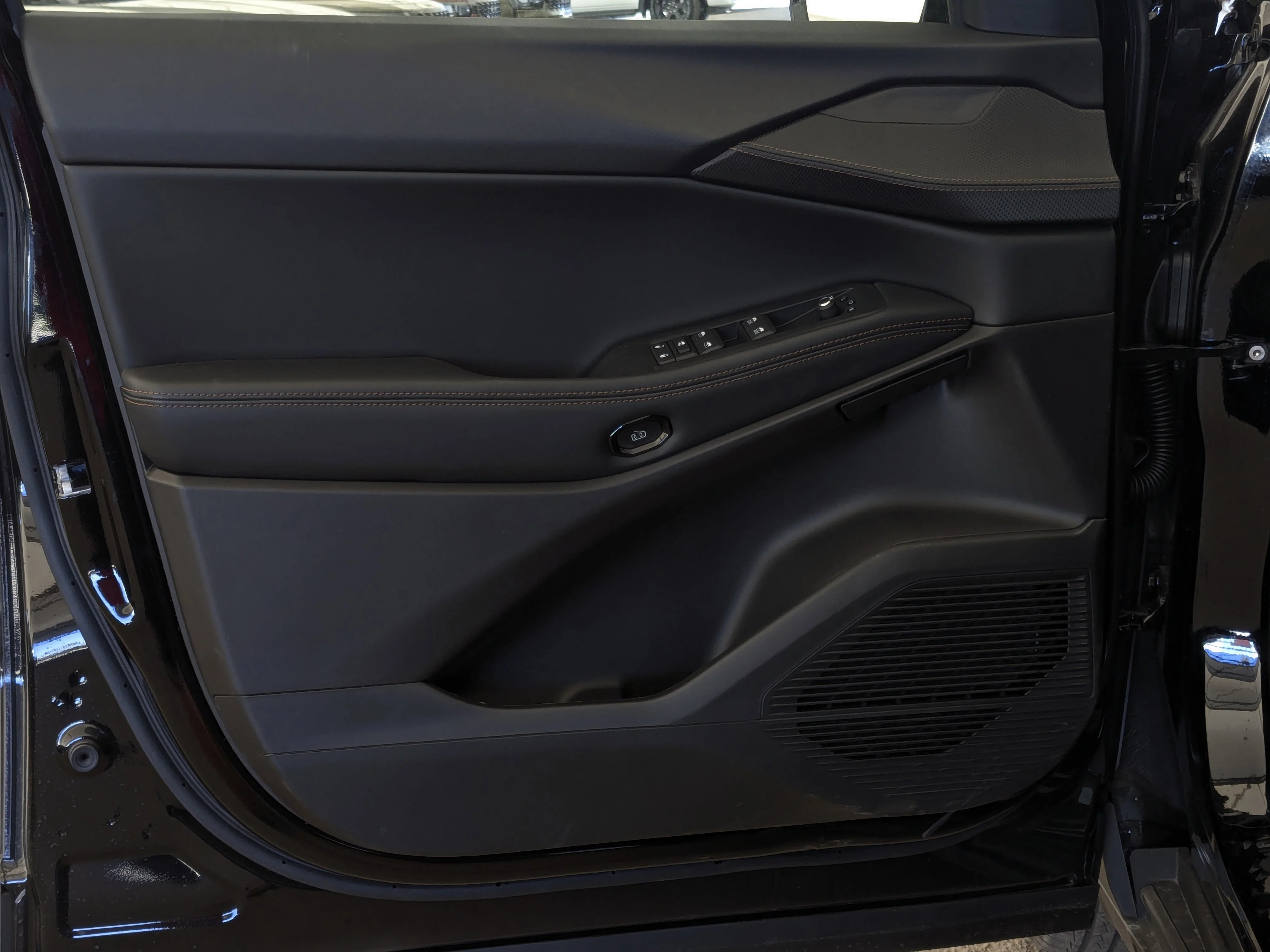 New 2026 Black Jeep Limited - - Limited Pkg (23G) - Mopar Interior Protection Pkg - Dual?Pane Panoramic Sunroof - Compac image 12