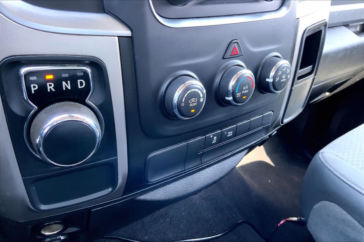 Used 2019 Bright White Clearcoat Ram SLT image 34
