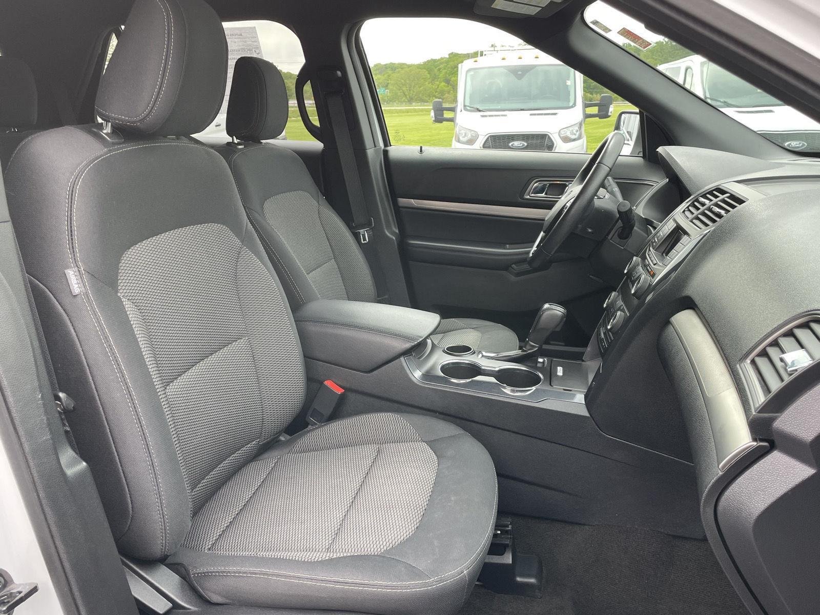 Certified Used 2018 Oxford White Ford XLT image 23