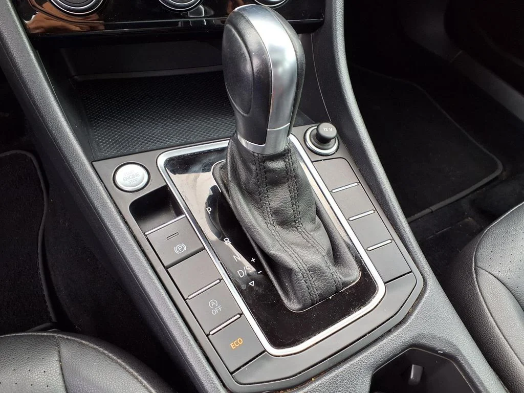 Used 2019 Black Volkswagen  image 9