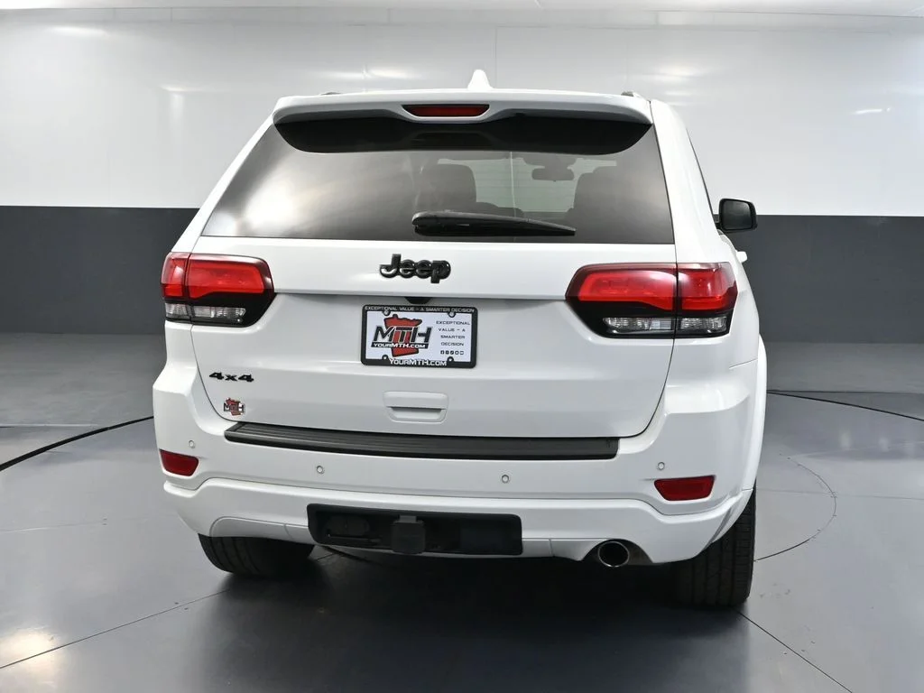 Used 2021 White Jeep Laredo X image 7