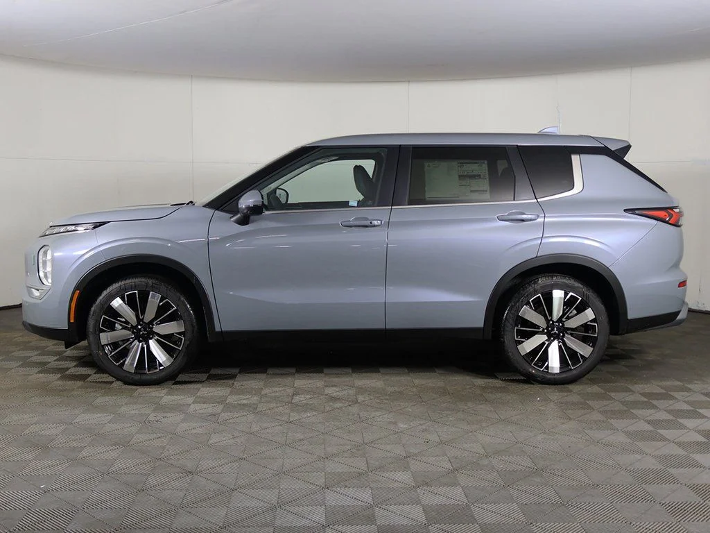 2026 Mitsubishi Outlander SE - Photo 19