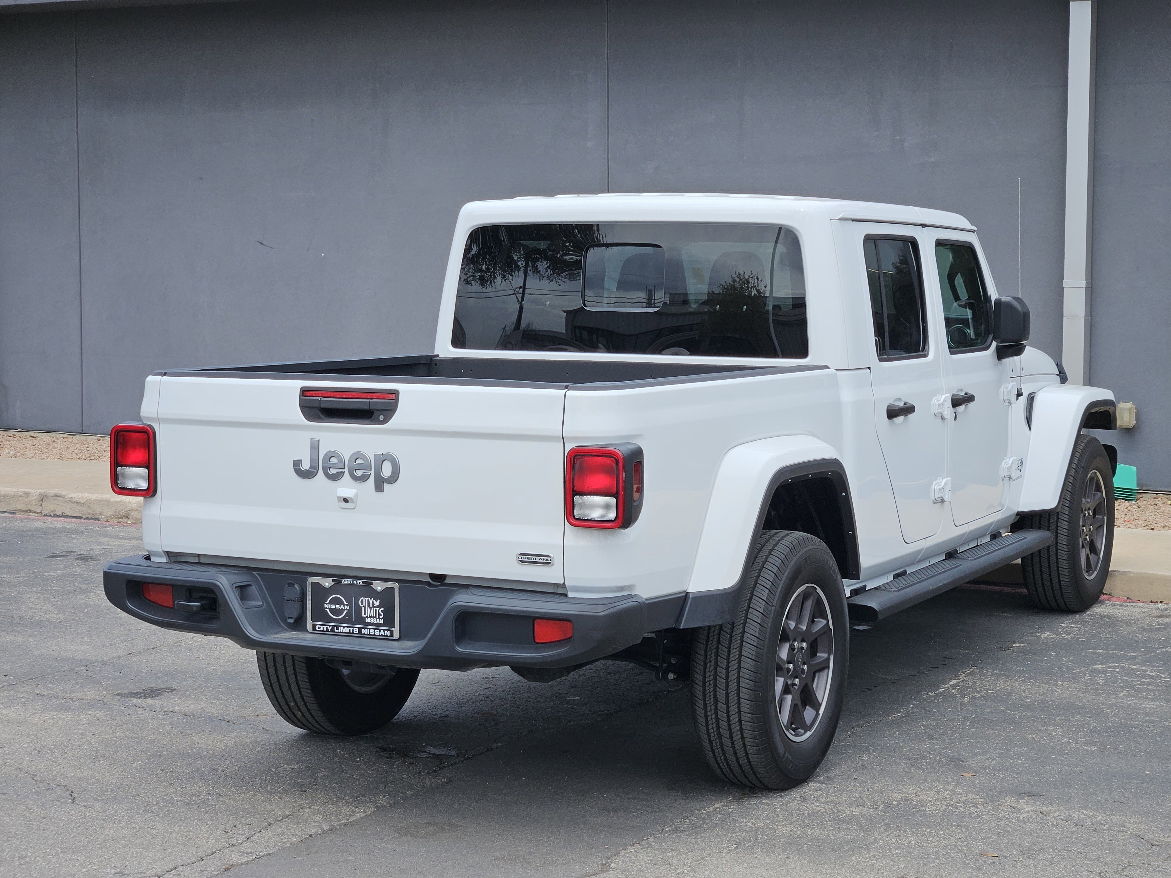 Used 2023 Bright White Clear Coat Jeep Overland image 7
