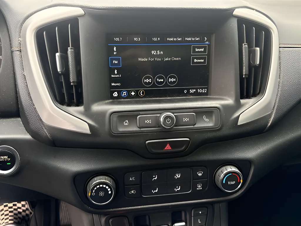 Used 2018 Red GMC SLE image 16