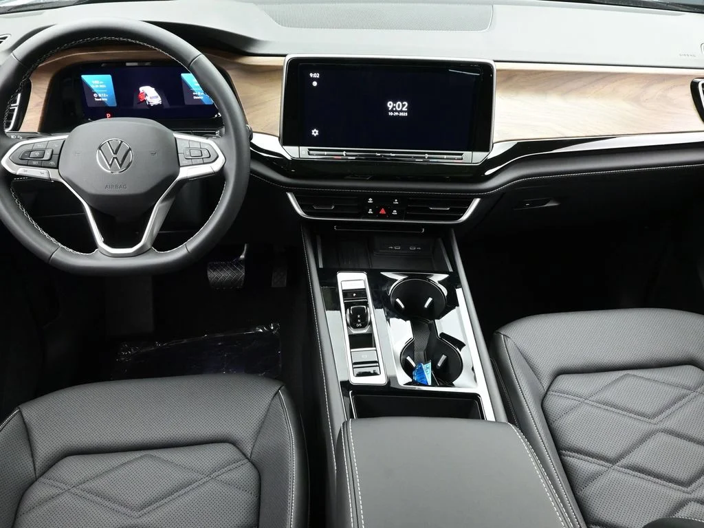 Used 2026  Volkswagen 2.0T SE w/Technology image 19