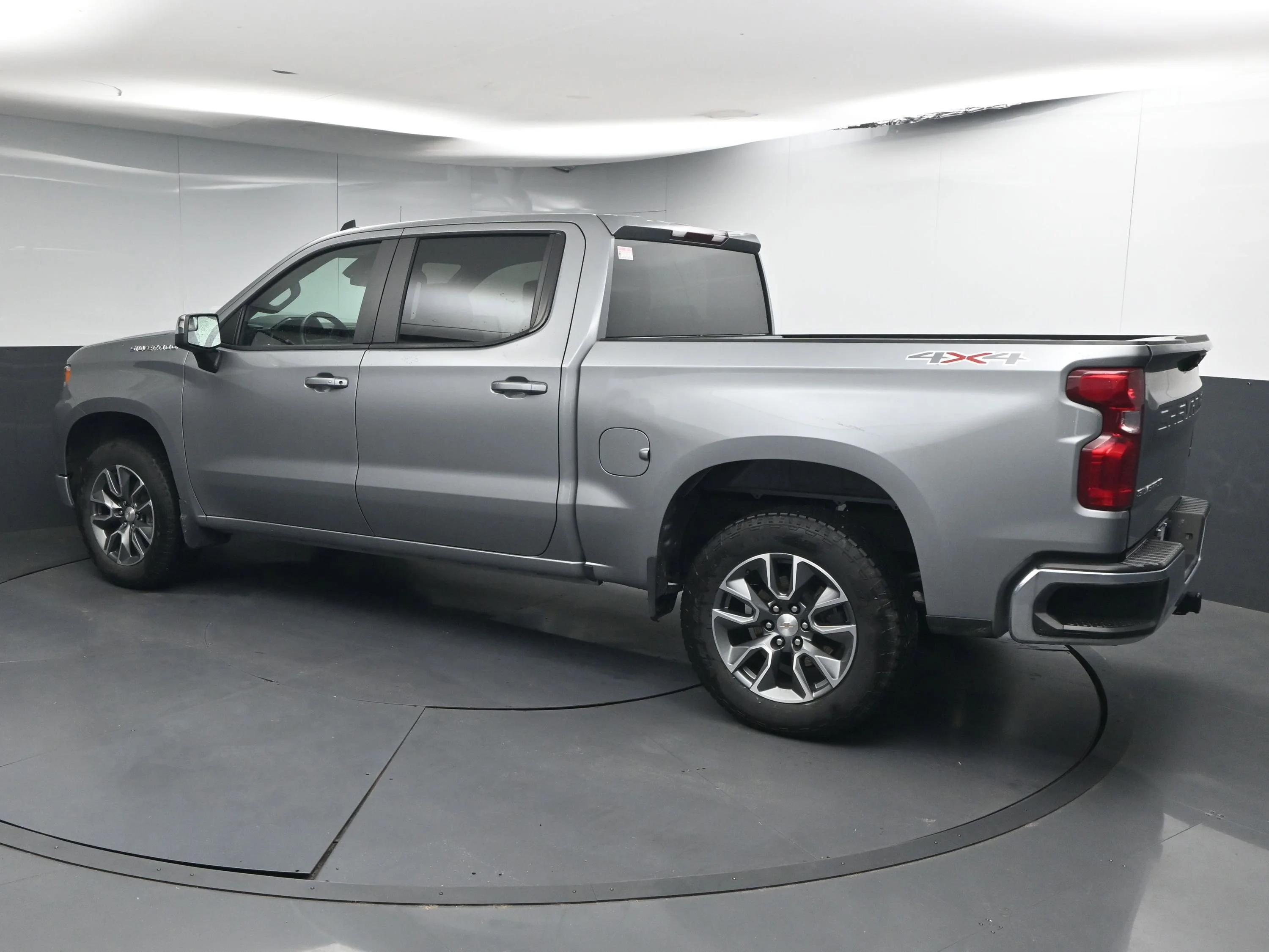 Used 2024 Sterling Gray Metallic Chevrolet LT image 5