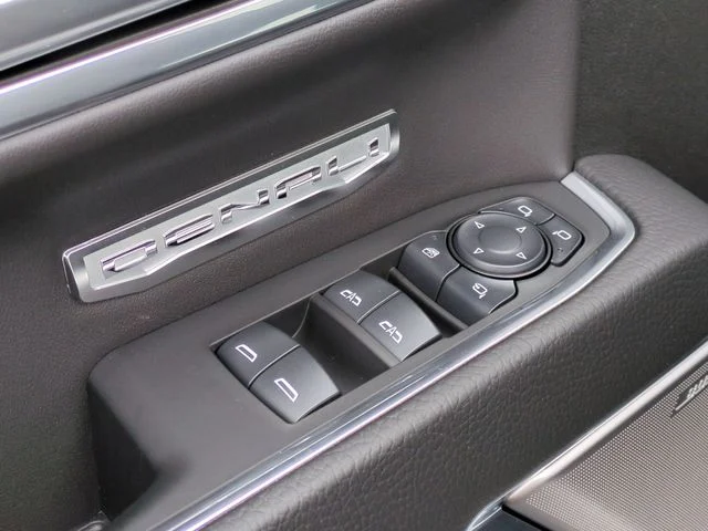 Used 2024 White GMC Denali image 13