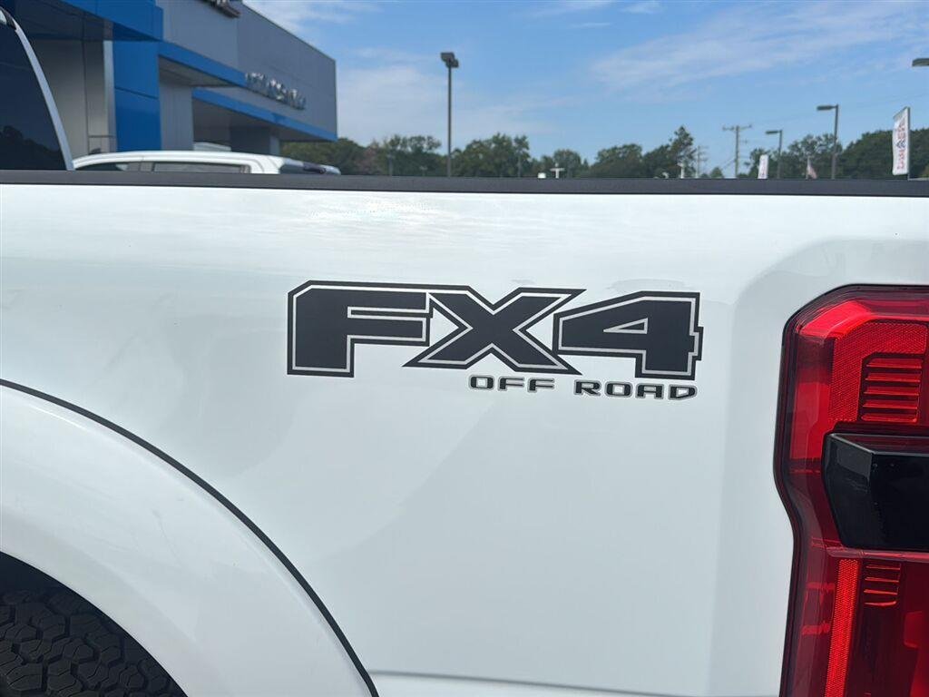 Used 2024 Oxford White Ford Lariat image 3