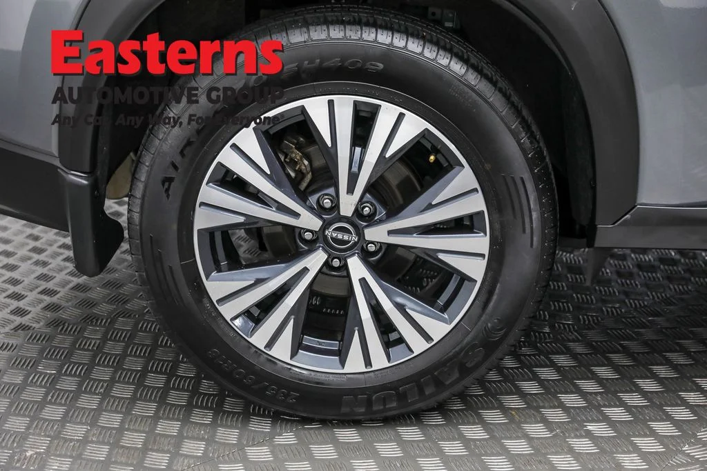 Used 2023 Gray Nissan SV image 30
