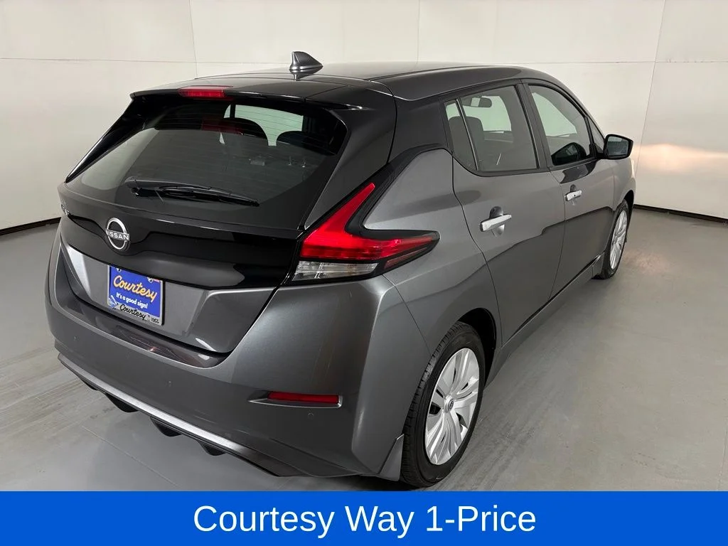 Used 2025 Gray Nissan S image 11