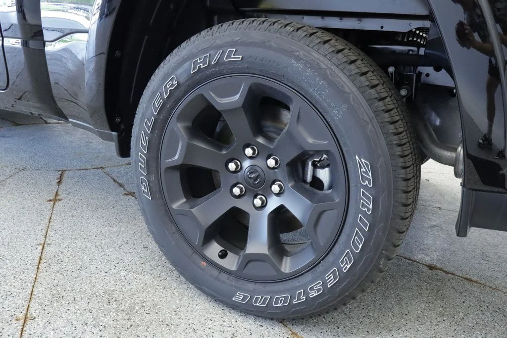 New 2026 Diamond Black Crystal Pearl-Coat Exterior Paint Ram Big Horn/Lone Star image 14