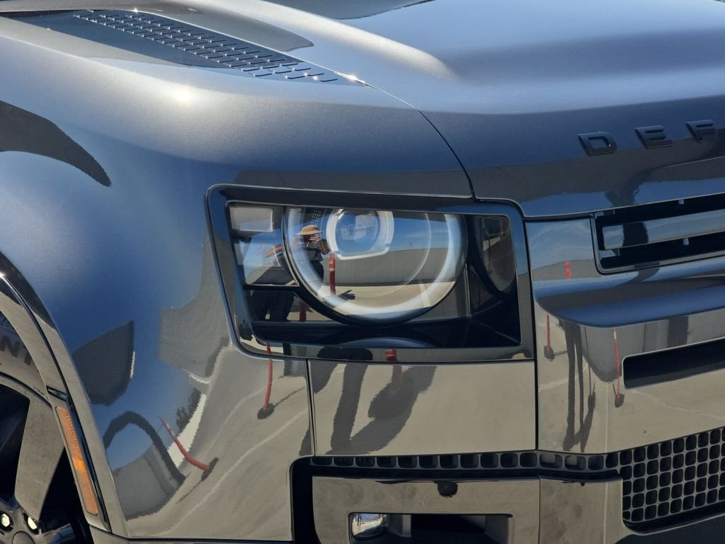 New 2026 Carpathian Grey Land Rover X-Dynamic SE image 34