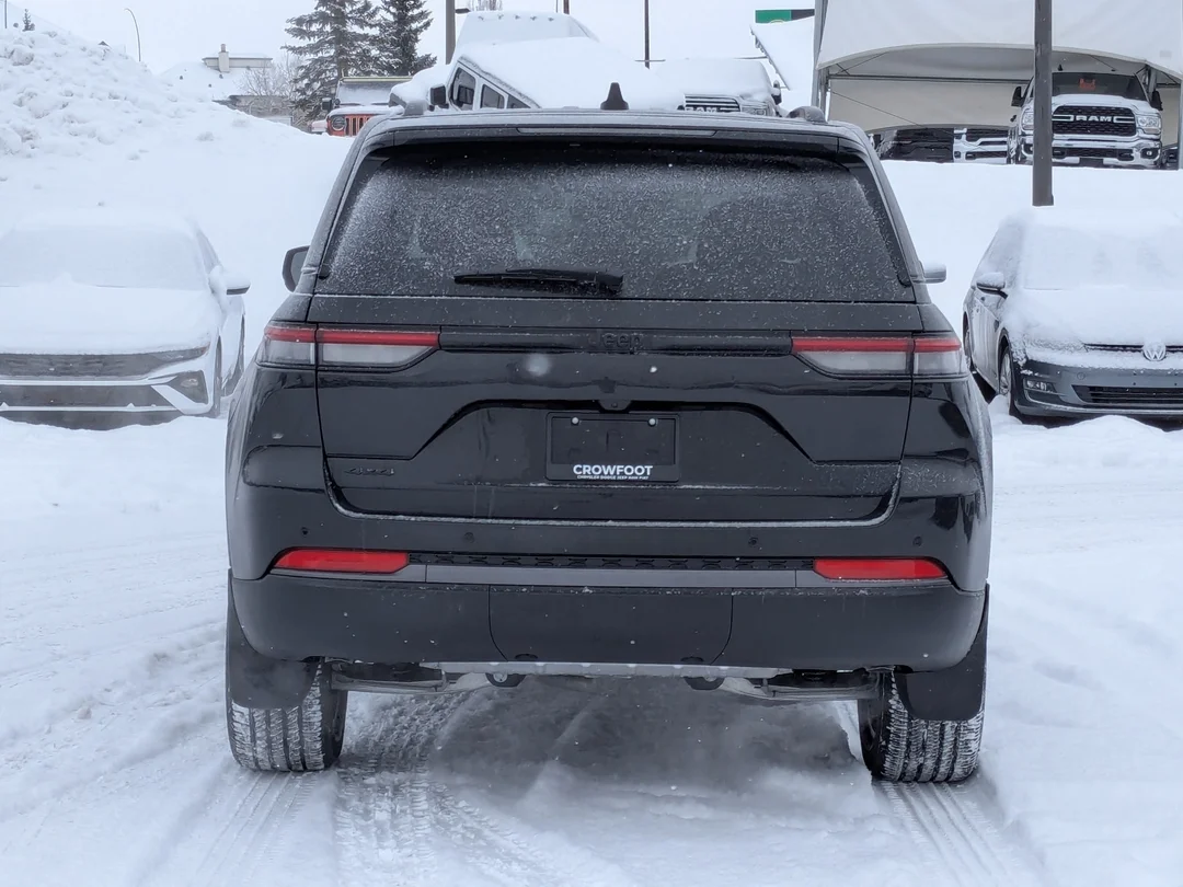 New 2026 Black Jeep Altitude - - 4x4 - Power Sunroof - Altitude Pack - 2.0L Turbo - Remote Start & More! image 7