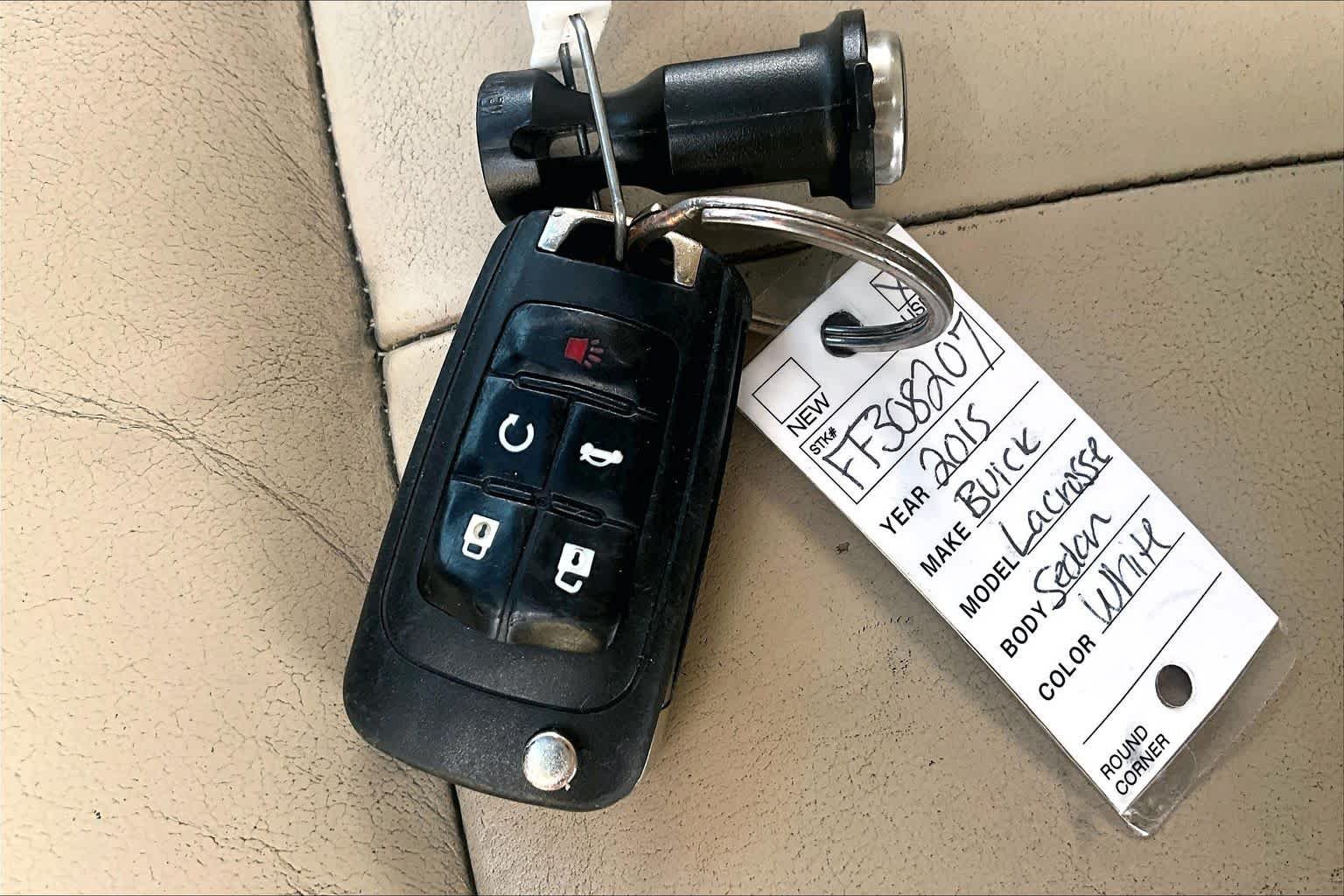 Used 2015 White Frost Tricoat Buick Leather image 14