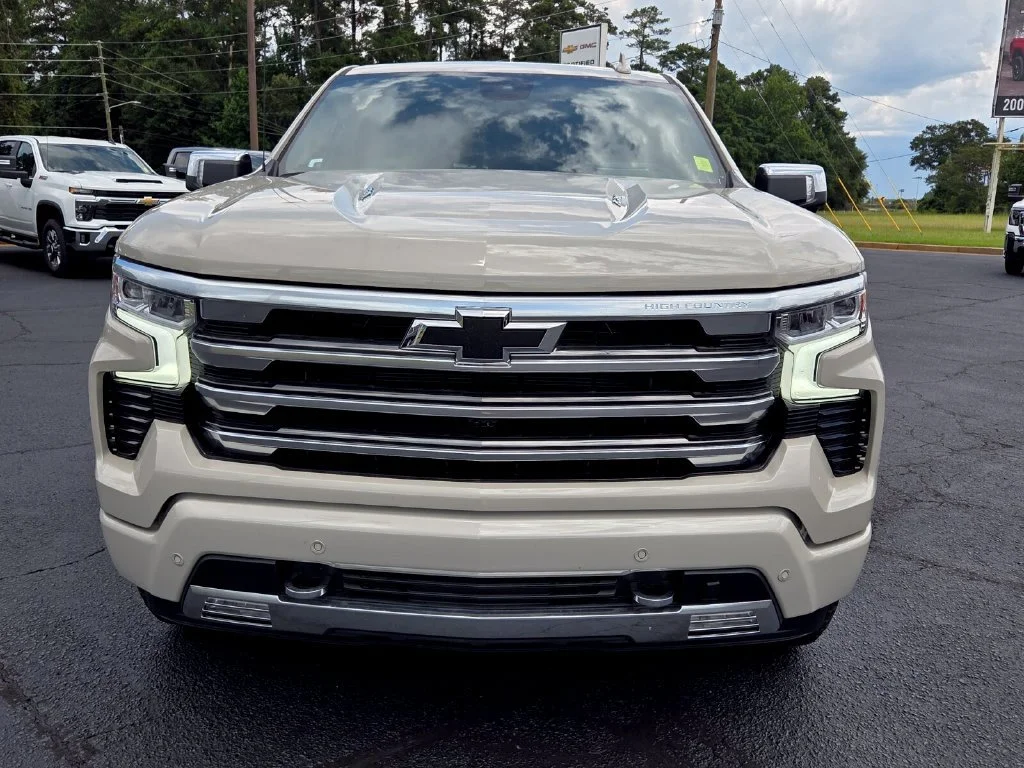 Used 2026 White Sands Chevrolet High Country image 2
