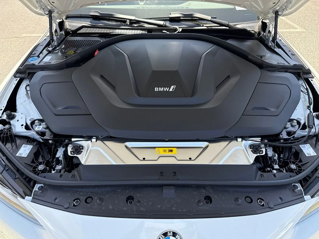 New 2026 White BMW eDrive40 image 8
