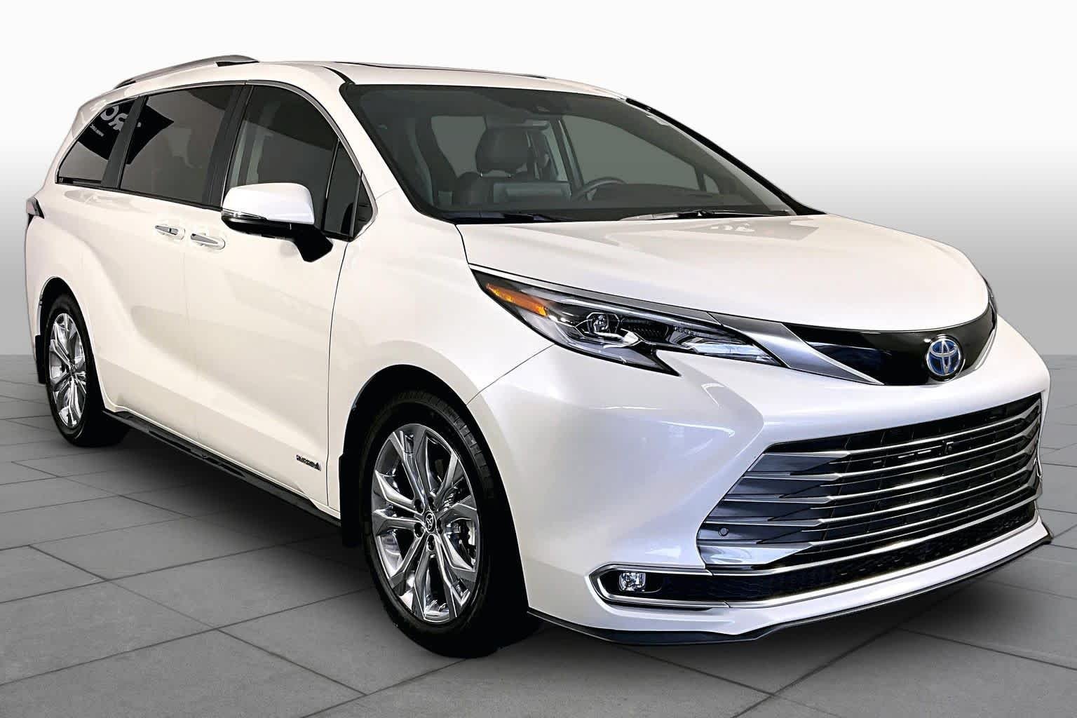 2021 Toyota Sienna Platinum - Photo 3