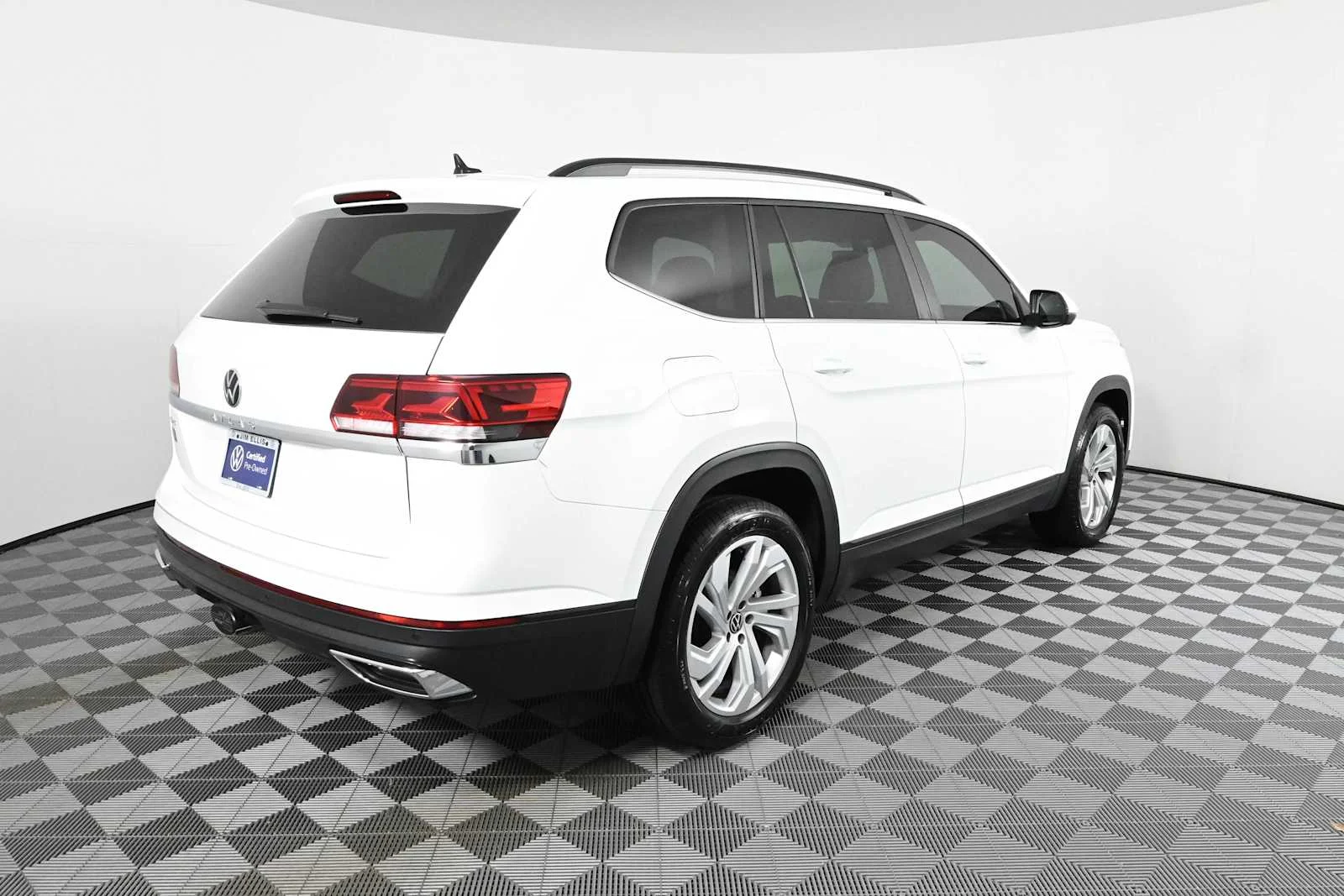 Certified Used 2023 Pure White Volkswagen 3.6L V6 SE w/Technology image 6