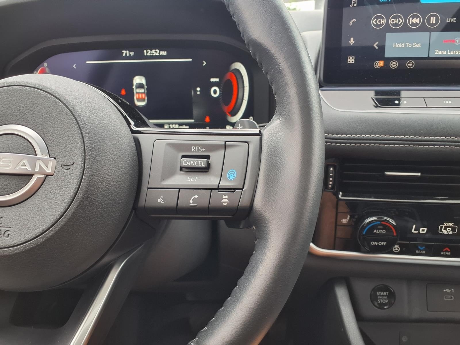 2024 Nissan Rogue SL Silver at Robbins Nissan