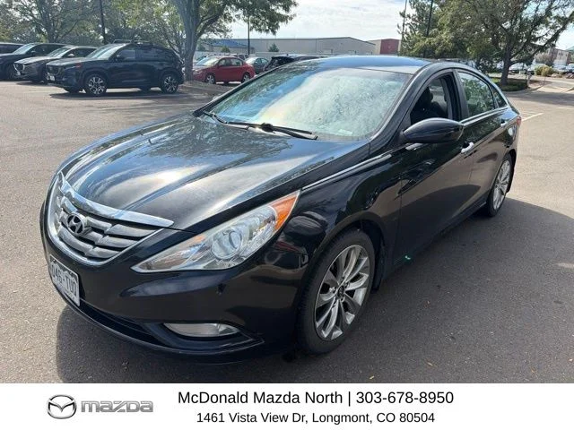Used 2012 Black Hyundai SE image 1
