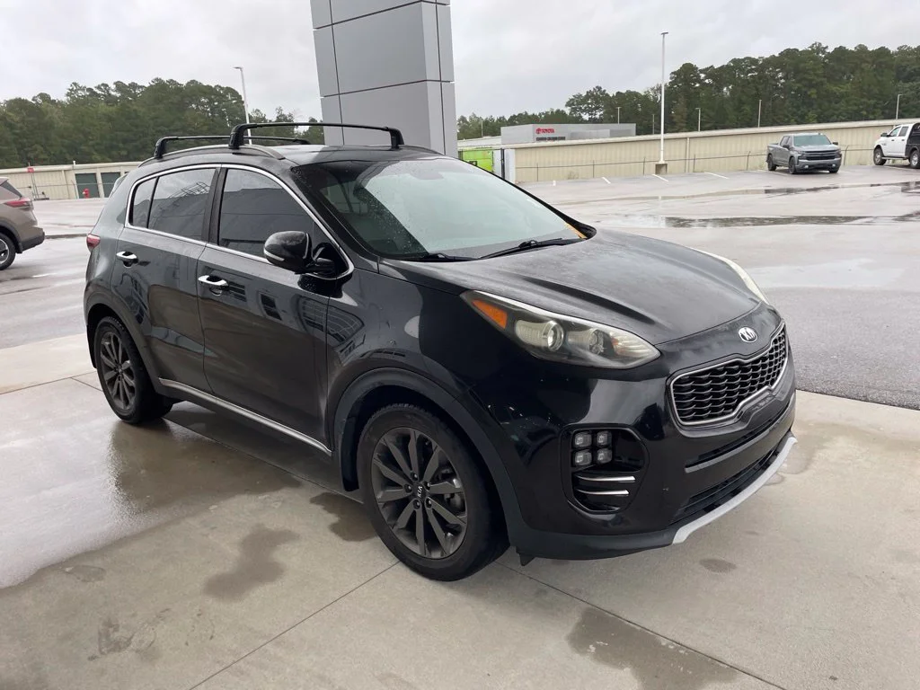 Used 2018 Red Kia EX image 2