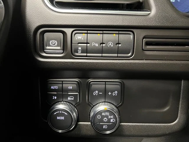 2024 GMC Yukon SLT - Photo 33