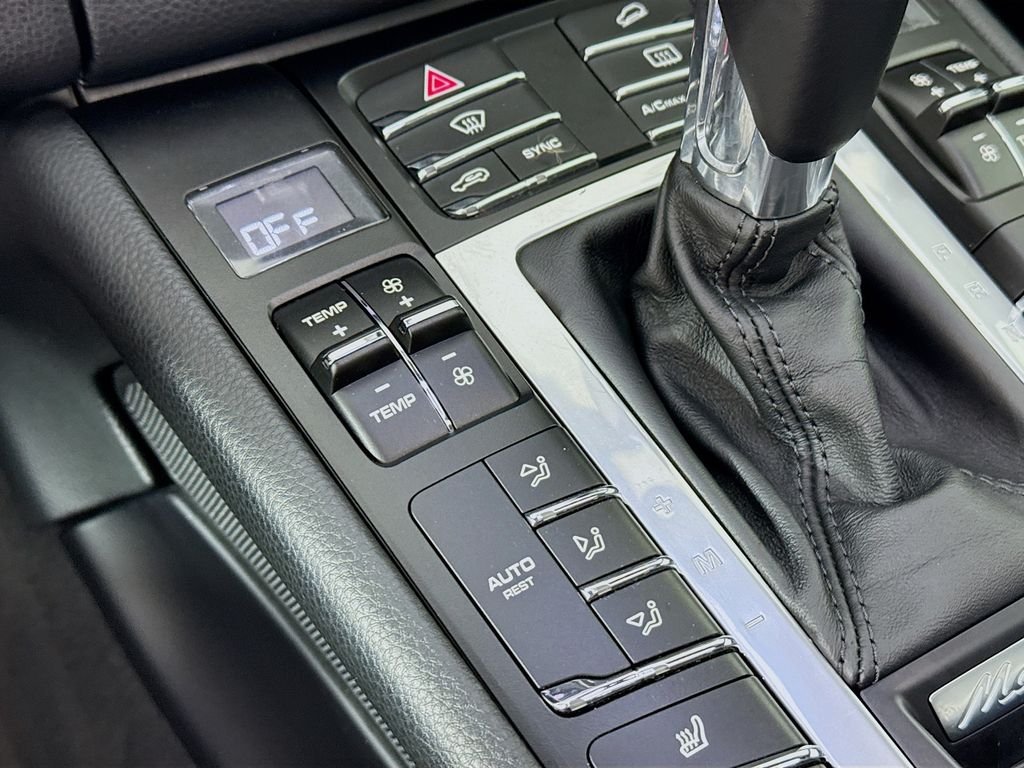 Certified Used 2018 White Porsche  image 17