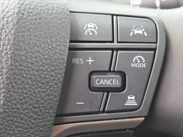 Certified Used 2025 WIND CHILL PEARL Toyota  image 15