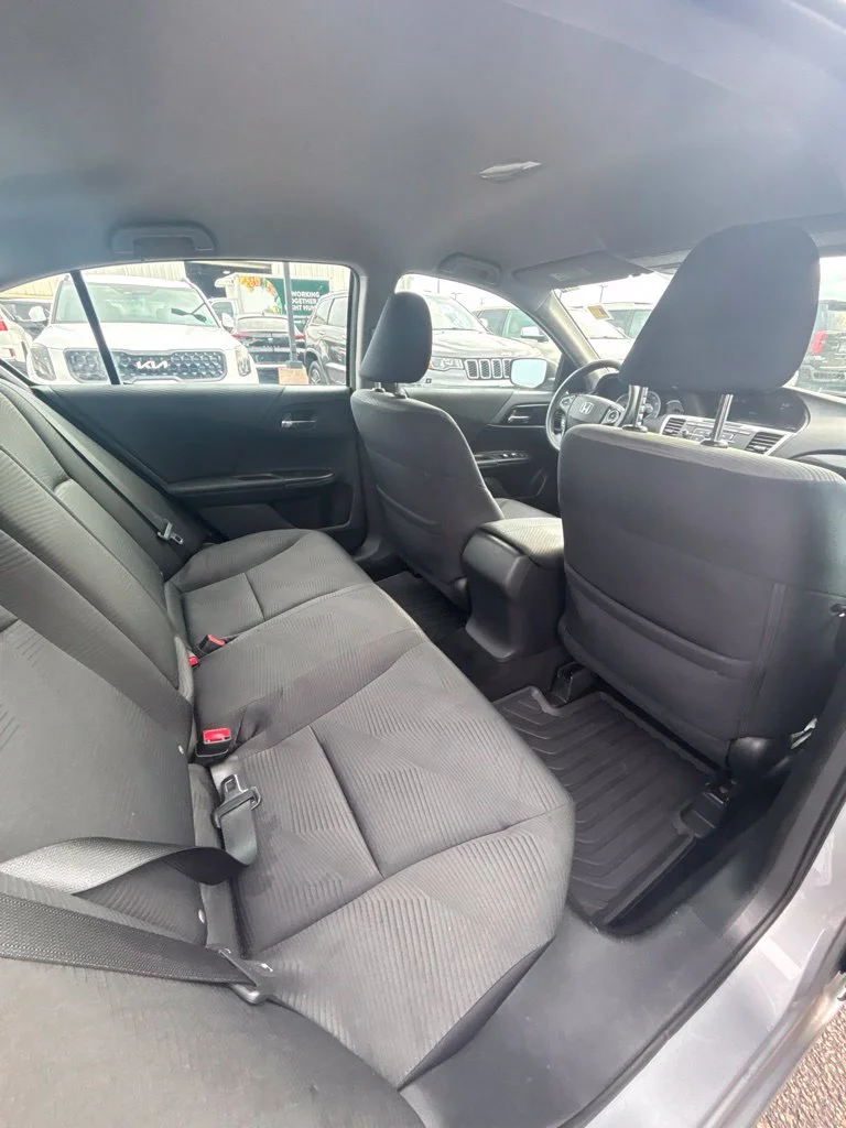 Used 2017 Silver Honda LX image 21