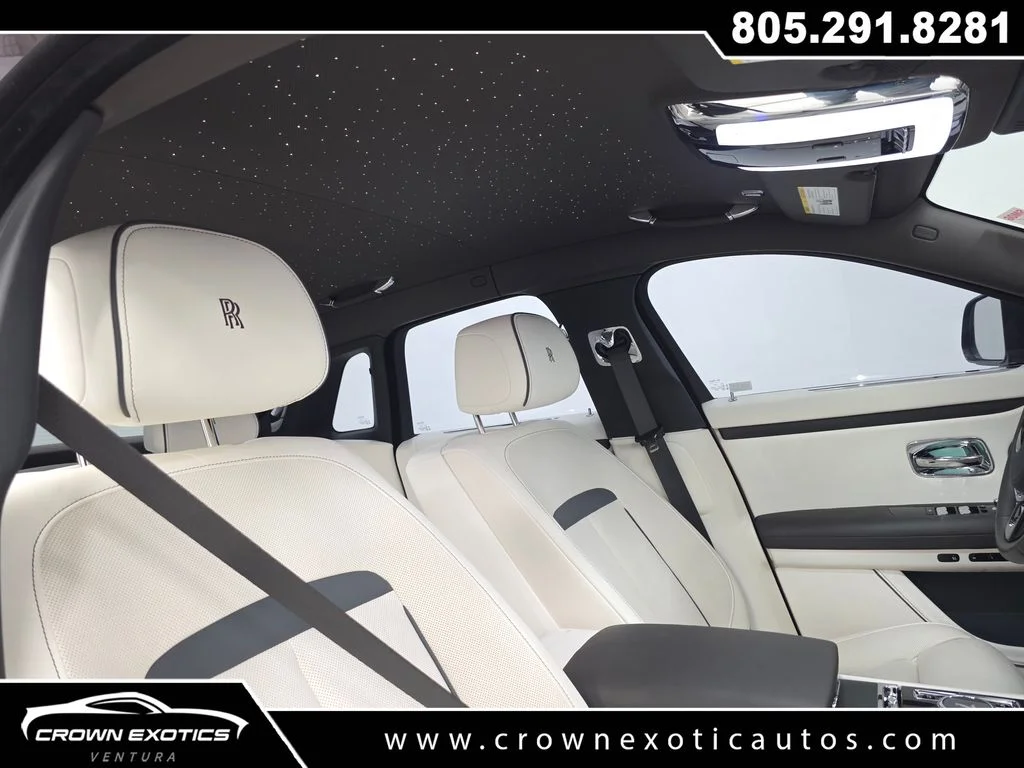 Used 2023 Purple Rolls-Royce Base image 23