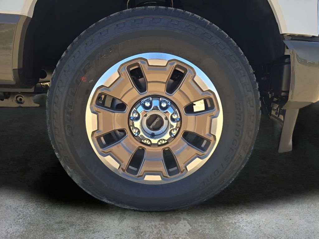 New 2026 Star White Metallic Tri-Coat Ford F-250® King Ranch® image 40