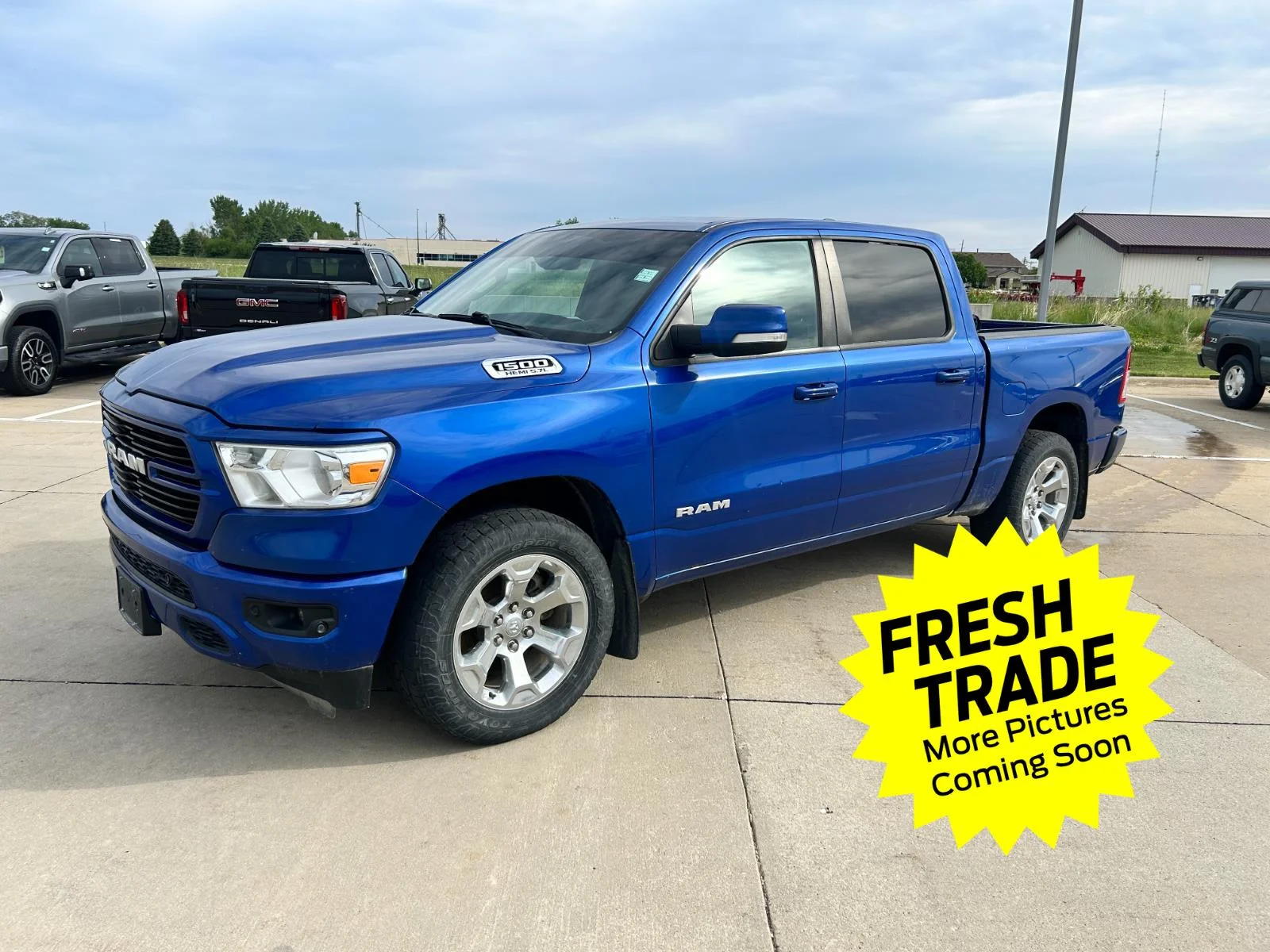 2019 RAM 1500 Big Horn/Lone Star 4x4 Crew Cab 5'7's photo