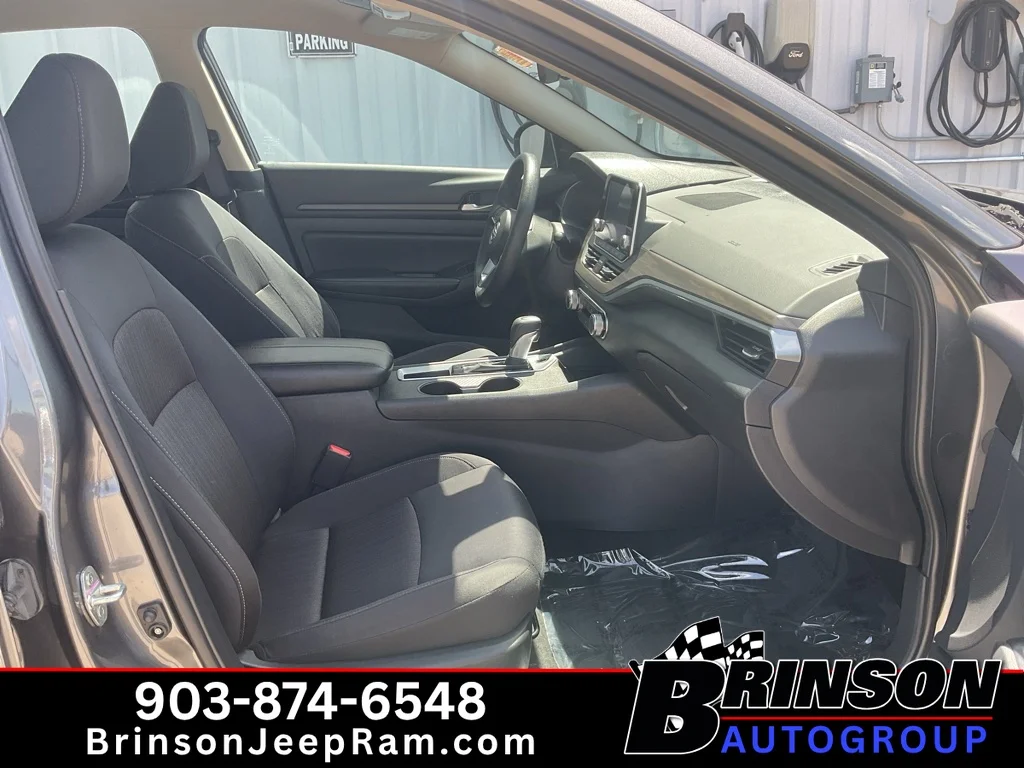Used 2025 Gun Metallic Nissan SV image 20