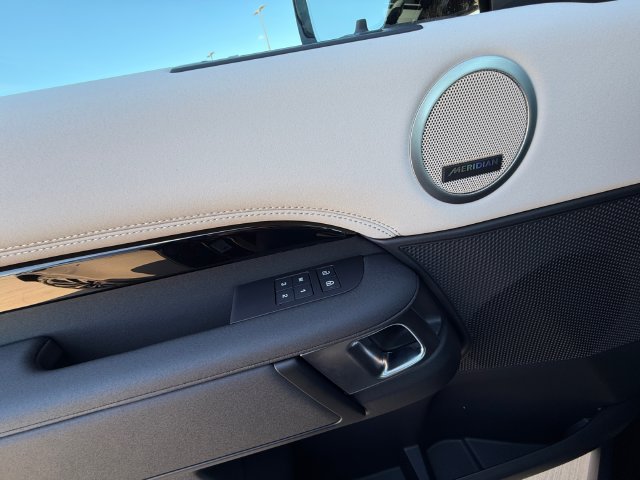 New 2026 Santorini Black Land Rover S image 11
