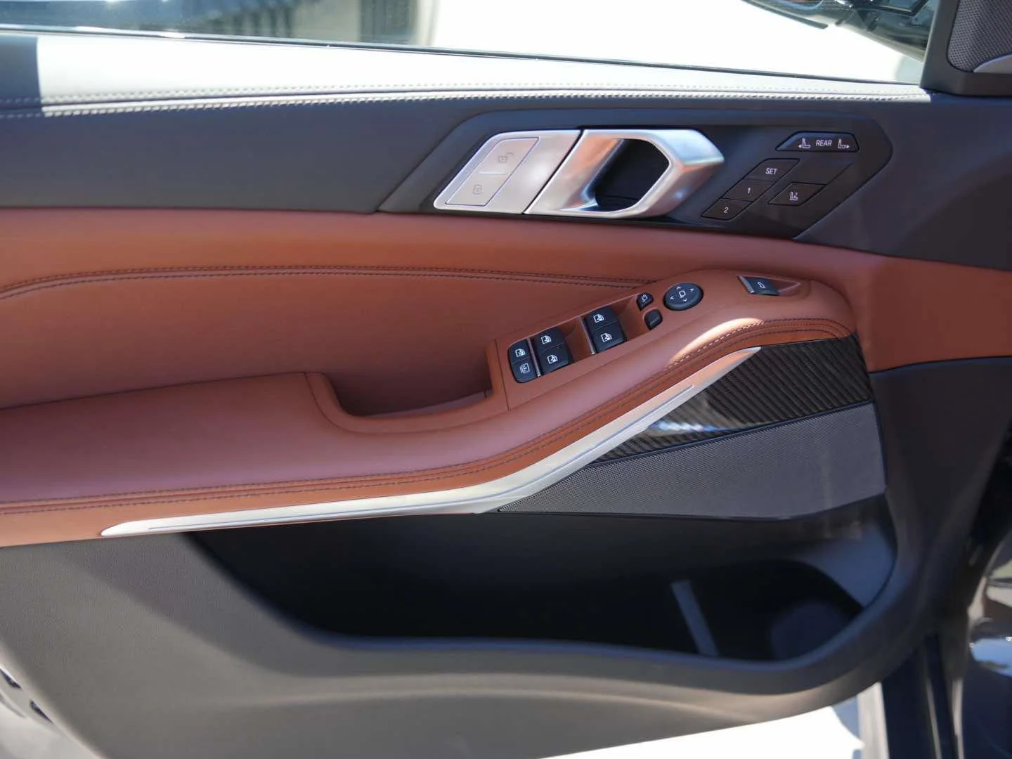 New 2027 Dravit Grey Metallic BMW M60i image 13