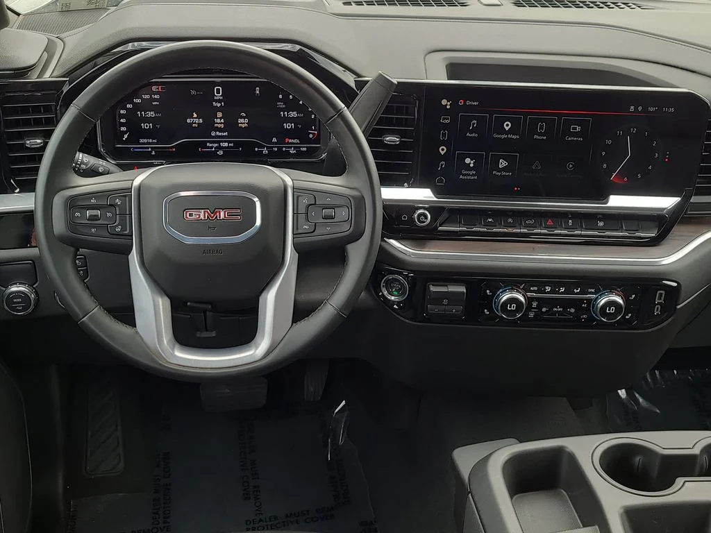 Used 2025 White GMC SLT image 17