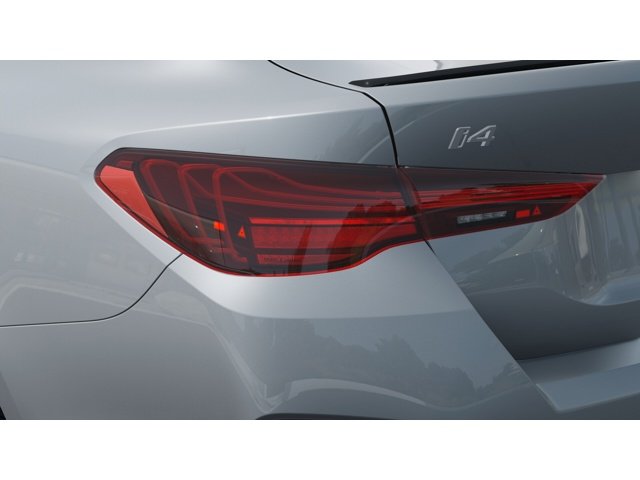 2026 BMW i4 40 - Photo 8