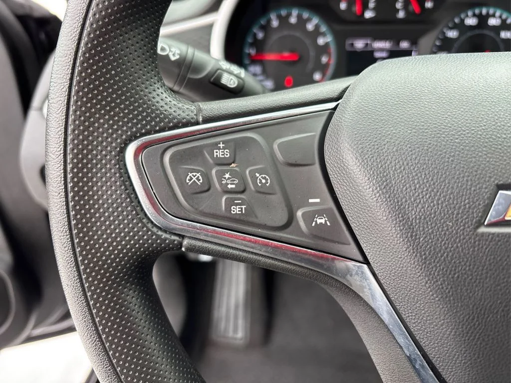 Used 2025 Black Chevrolet LT image 27