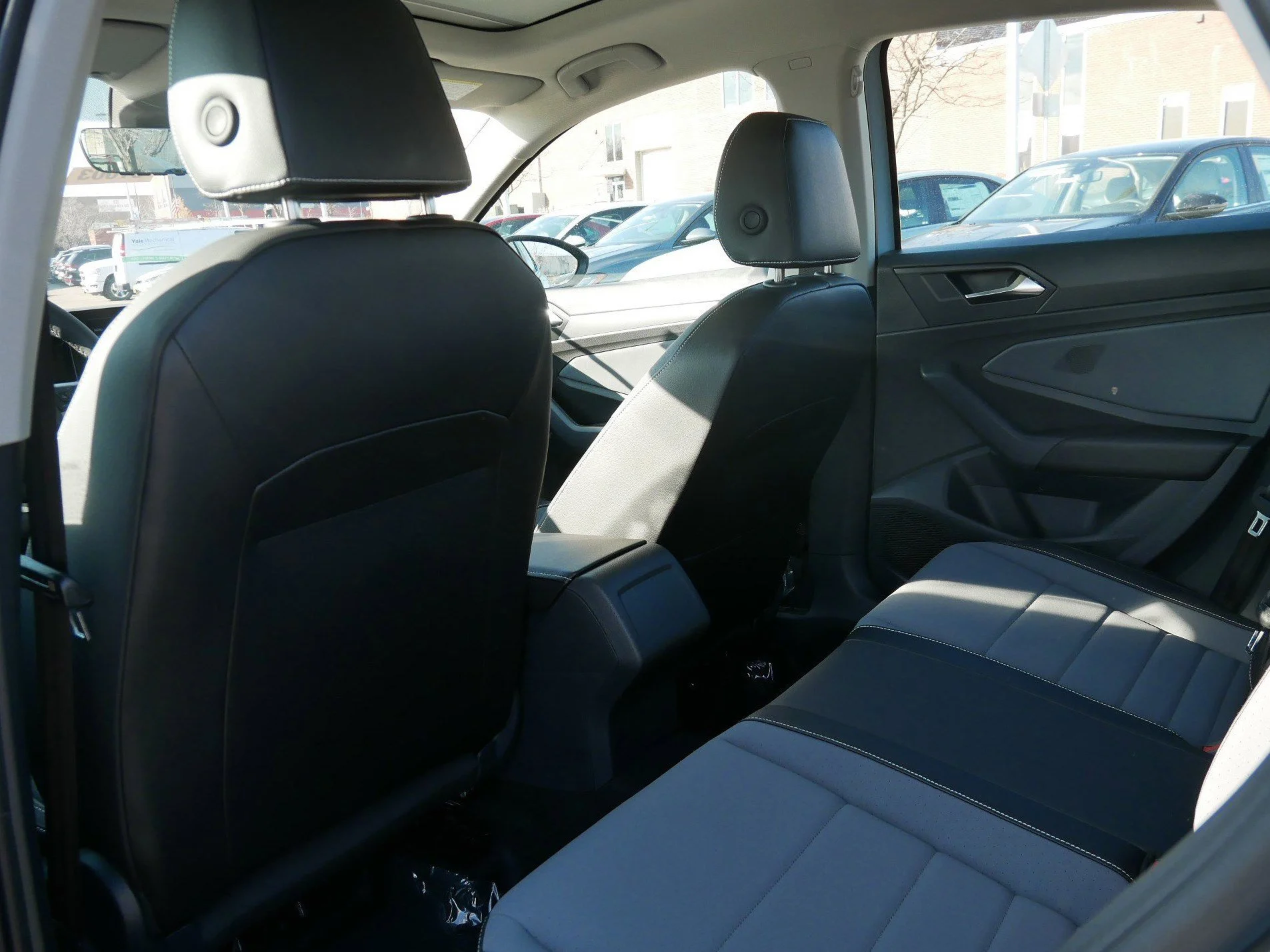 New 2026 Opal White Pearl Volkswagen SE image 7